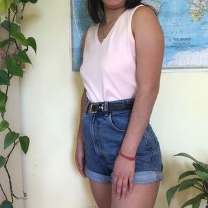 Sleeveless v-neck tank top in baby pink